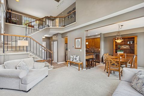 Tiny photo for 56 N Golfview Court, Glendale Heights, IL 60139 (MLS # 12505244)