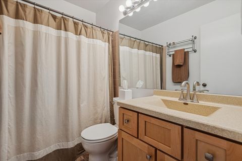 Tiny photo for 56 N Golfview Court, Glendale Heights, IL 60139 (MLS # 12505244)