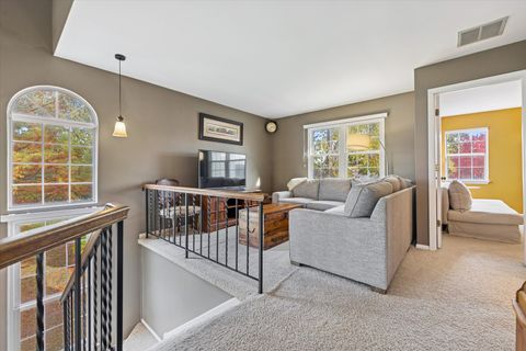 Tiny photo for 56 N Golfview Court, Glendale Heights, IL 60139 (MLS # 12505244)