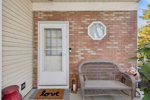 Tiny photo for 56 N Golfview Court, Glendale Heights, IL 60139 (MLS # 12505244)