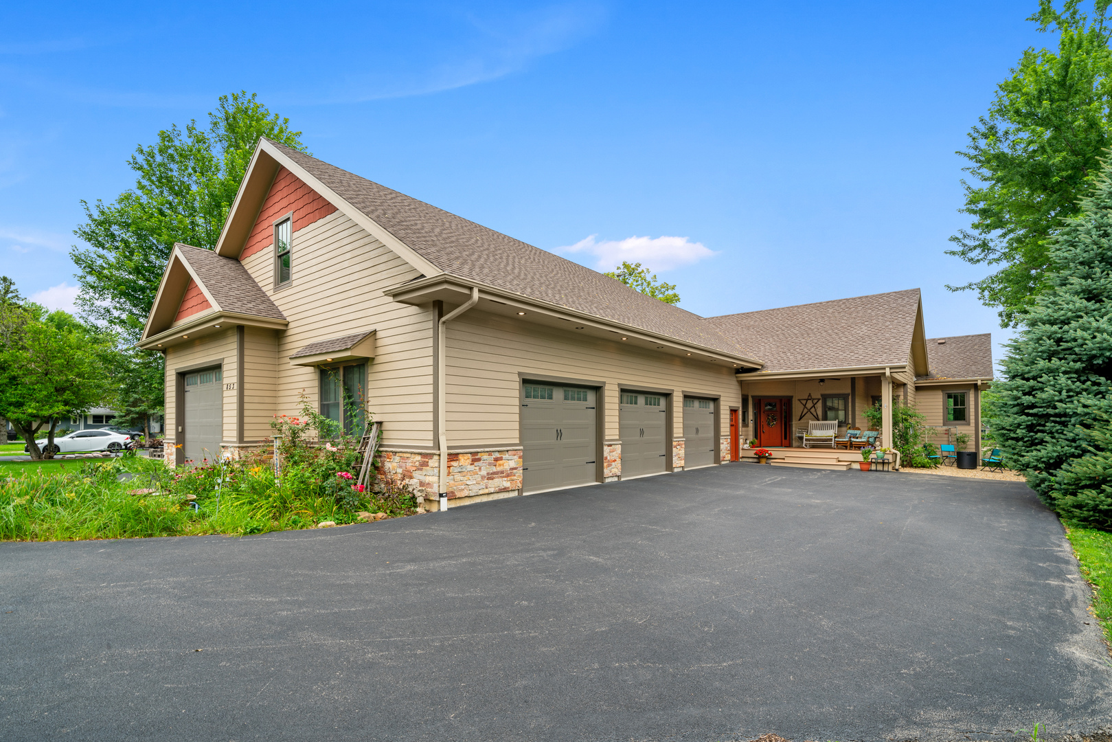 853 Lake Holiday Drive