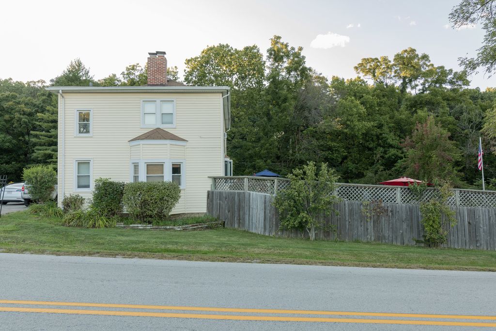 Photo for 6N630 Illinois Street, St. Charles, IL 60174 (MLS # 12481708)