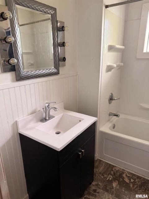 Tiny photo for 210 W LINCOLN Street, Harrisburg, IL 62946 (MLS # EB459090)