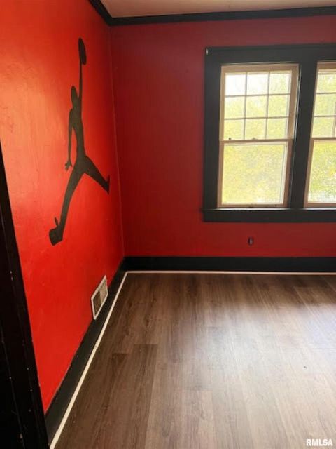 Tiny photo for 210 W LINCOLN Street, Harrisburg, IL 62946 (MLS # EB459090)