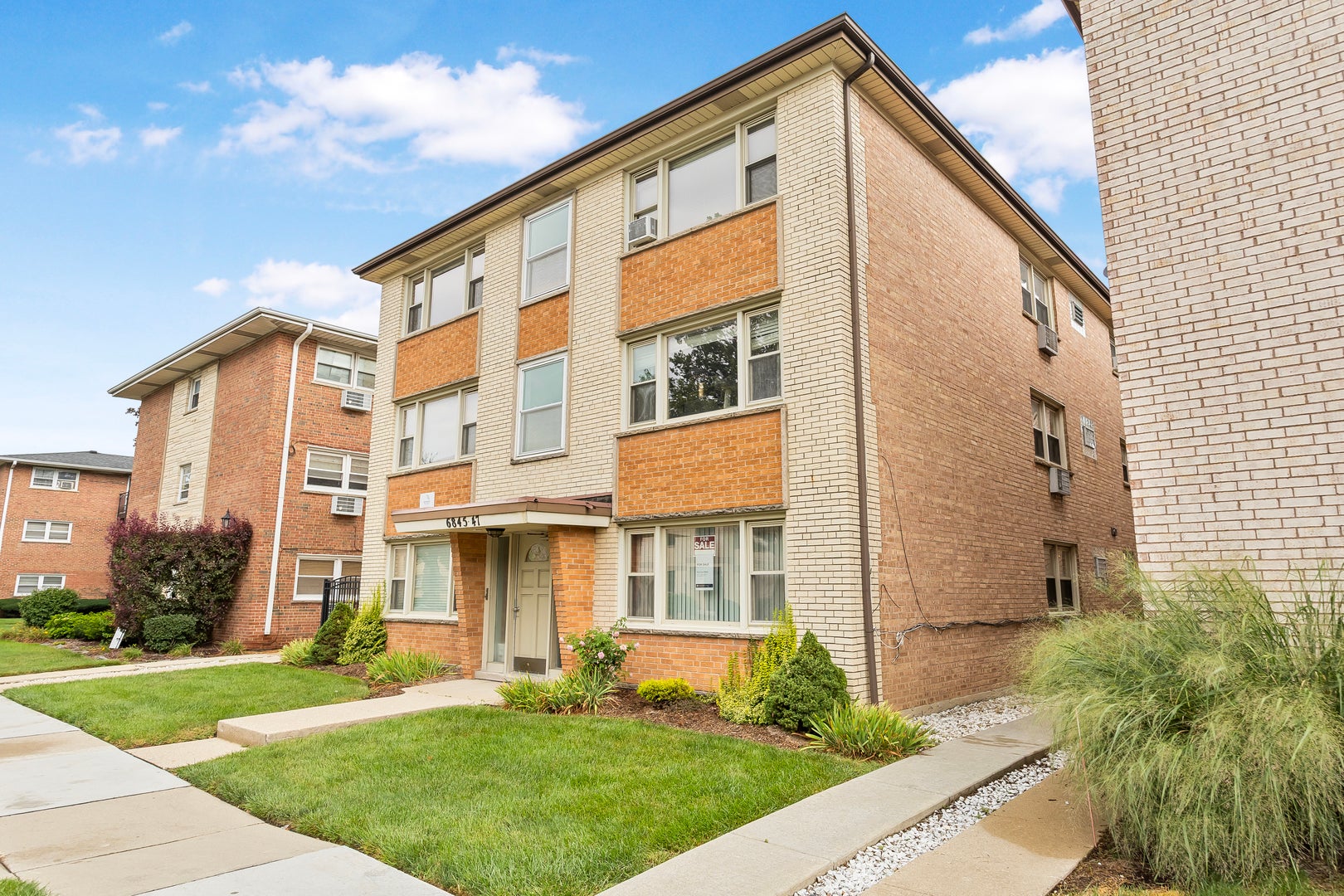 6845 N Northwest Highway 3E