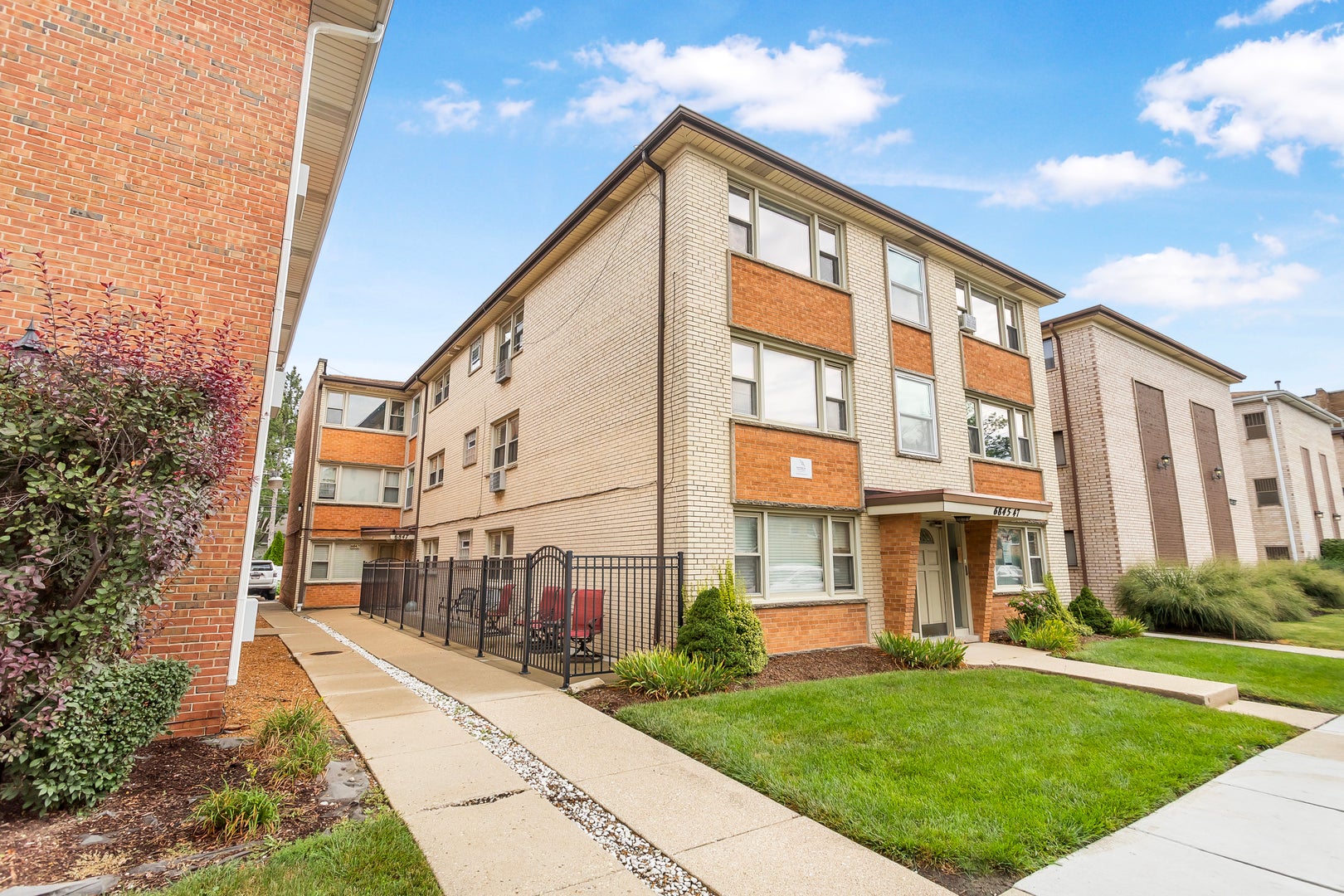 6845 N Northwest Highway 3E