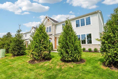 Tiny photo for 301 Avondale Lane, Lincolnshire, IL 60069 (MLS # 12743450)