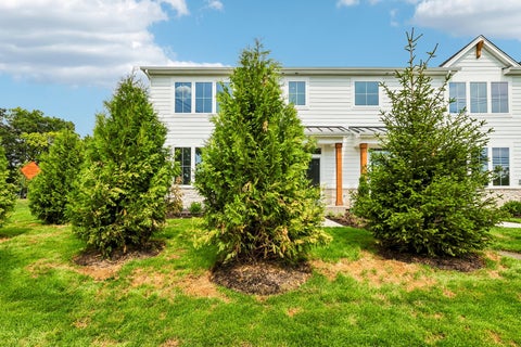 Tiny photo for 301 Avondale Lane, Lincolnshire, IL 60069 (MLS # 12743450)