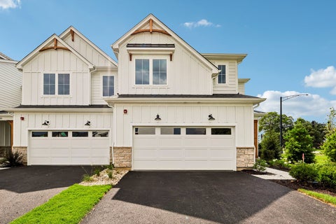 Photo of 301 Avondale Lane, Lincolnshire, IL 60069 (MLS # 12743450)
