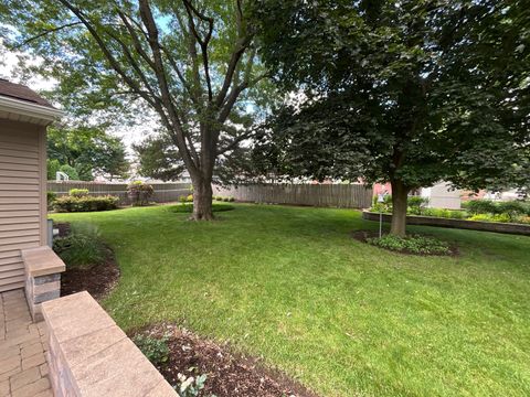 Tiny photo for 69 Devonshire Circle, Elgin, IL 60123 (MLS # 12673901)