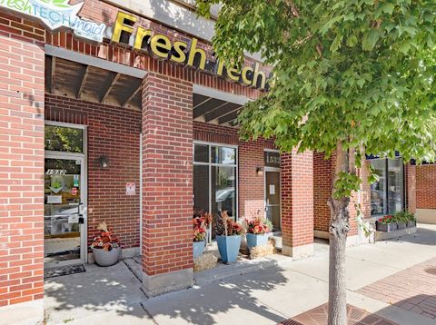 1532 W Fullerton Avenue Chicago IL 60614