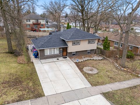 Tiny photo for 7247 W 112TH Street, Worth, IL 60482 (MLS # 12608711)