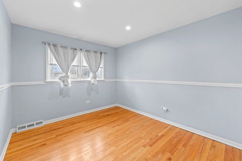 Tiny photo for 7247 W 112TH Street, Worth, IL 60482 (MLS # 12608711)