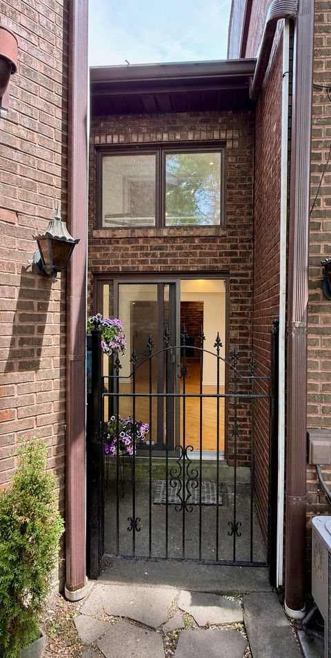 Tiny photo for 414 S Dee Road, Park Ridge, IL 60068 (MLS # 12657572)