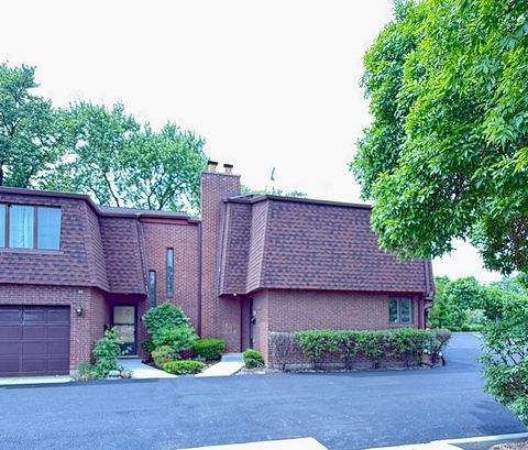 Photo of 414 S Dee Road, Park Ridge, IL 60068 (MLS # 12657572)