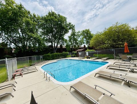 Tiny photo for 414 S Dee Road, Park Ridge, IL 60068 (MLS # 12657572)