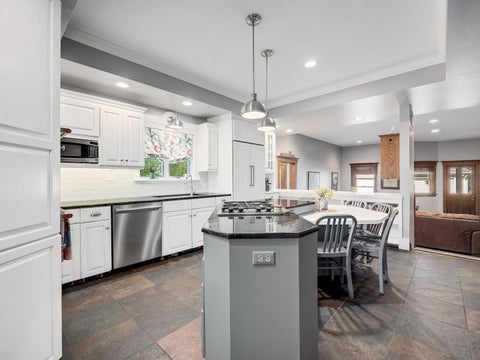 Tiny photo for 426 W Maple Street, Lombard, IL 60148 (MLS # 12782360)