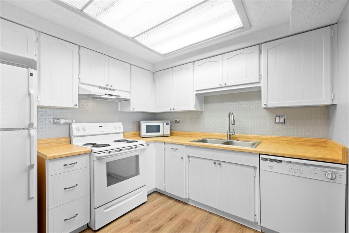 650 WHITNEY Court 211