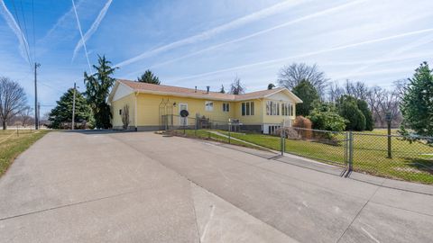 Tiny photo for 13424 S Utah Avenue, Davenport, IA 52804 (MLS # 12593172)