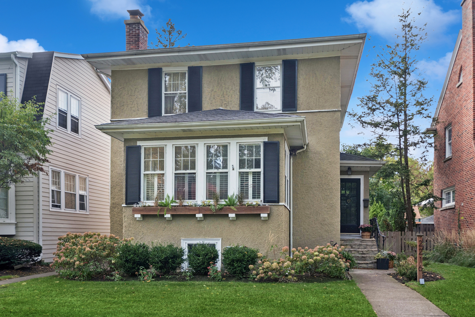 2216 Forestview Road