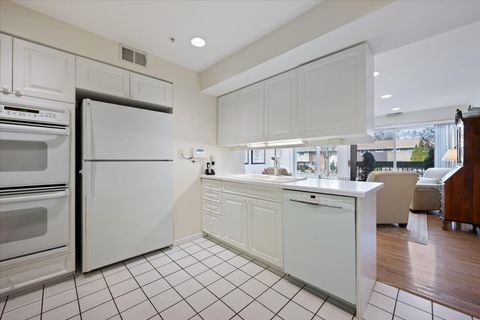 Tiny photo for 1925 Lake Avenue #104, Wilmette, IL 60091 (MLS # 12565789)