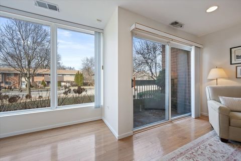 Tiny photo for 1925 Lake Avenue #104, Wilmette, IL 60091 (MLS # 12565789)