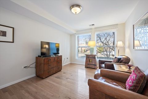 Tiny photo for 1925 Lake Avenue #104, Wilmette, IL 60091 (MLS # 12565789)