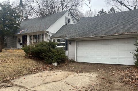 Photo of 2312 S Central Avenue, Rockford, IL 61102 (MLS # 12591179)