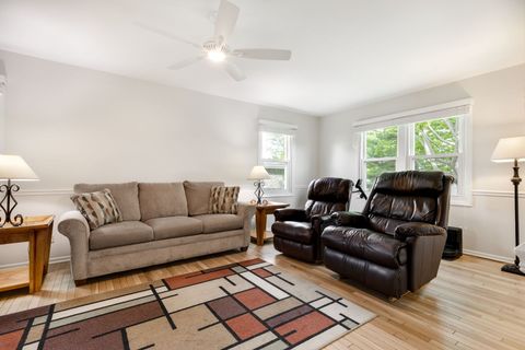 Tiny photo for 900 Dearborn Circle, Carol Stream, IL 60188 (MLS # 12630380)
