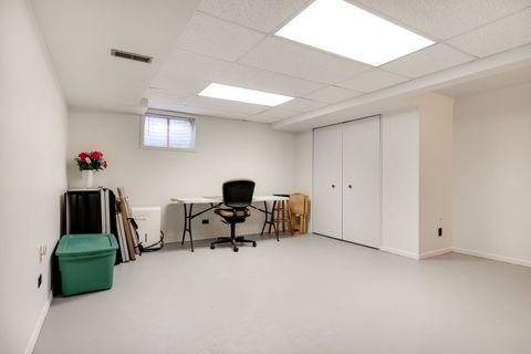 Tiny photo for 900 Dearborn Circle, Carol Stream, IL 60188 (MLS # 12630380)