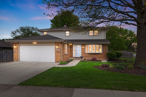 Tiny photo for 900 Dearborn Circle, Carol Stream, IL 60188 (MLS # 12630380)