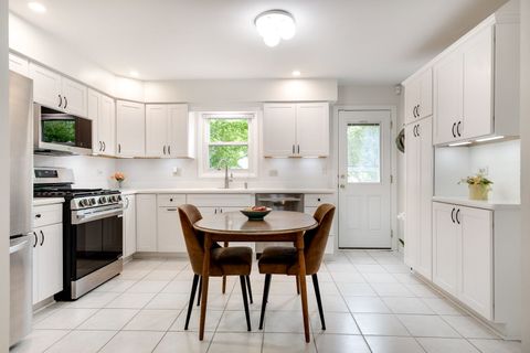 Tiny photo for 900 Dearborn Circle, Carol Stream, IL 60188 (MLS # 12630380)