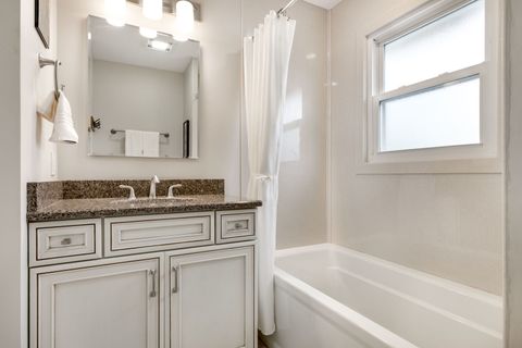 Tiny photo for 900 Dearborn Circle, Carol Stream, IL 60188 (MLS # 12630380)