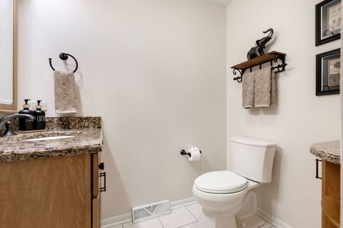 Tiny photo for 900 Dearborn Circle, Carol Stream, IL 60188 (MLS # 12630380)