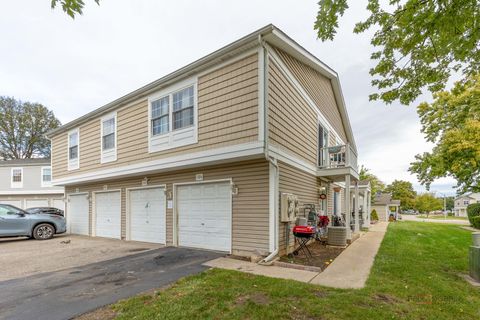 Photo of 1324 Alpine Court #1324, Wheeling, IL 60090 (MLS # 12553061)