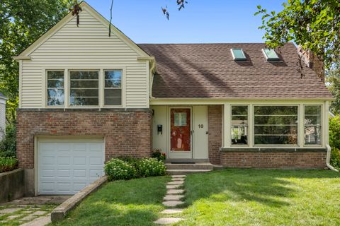 16 Williamsburg Court Evanston IL 60203