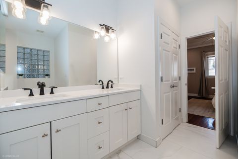 Tiny photo for 2418 N SOUTHPORT Avenue #1, Chicago, IL 60614 (MLS # 12415645)
