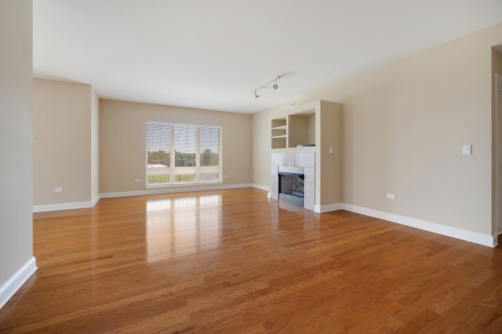 125 N Buffalo Grove Road 213