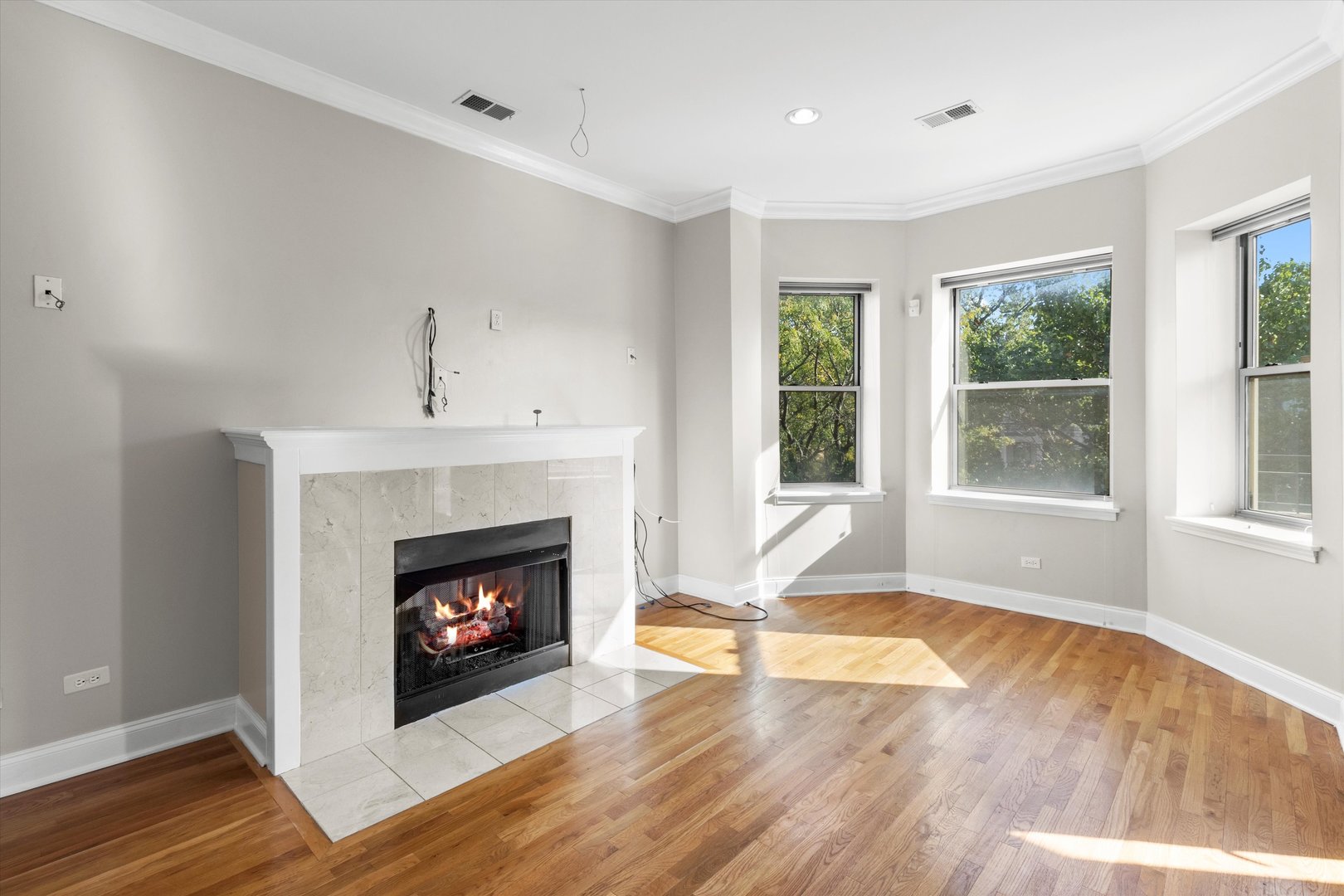 512 E Oakwood Boulevard 2