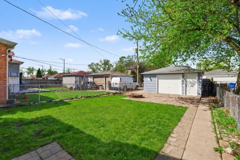 Tiny photo for 2638 N New England Avenue, Chicago, IL 60707 (MLS # 12616037)