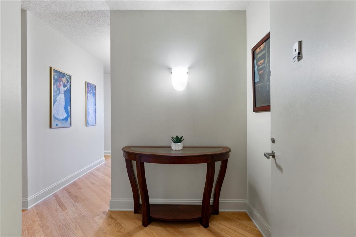 512 N MCCLURG Court 4309