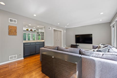 Tiny photo for 559 Hillside Drive, Highland Park, IL 60035 (MLS # 12663650)