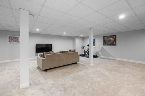 Tiny photo for 559 Hillside Drive, Highland Park, IL 60035 (MLS # 12663650)
