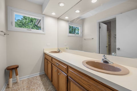 Tiny photo for 559 Hillside Drive, Highland Park, IL 60035 (MLS # 12663650)