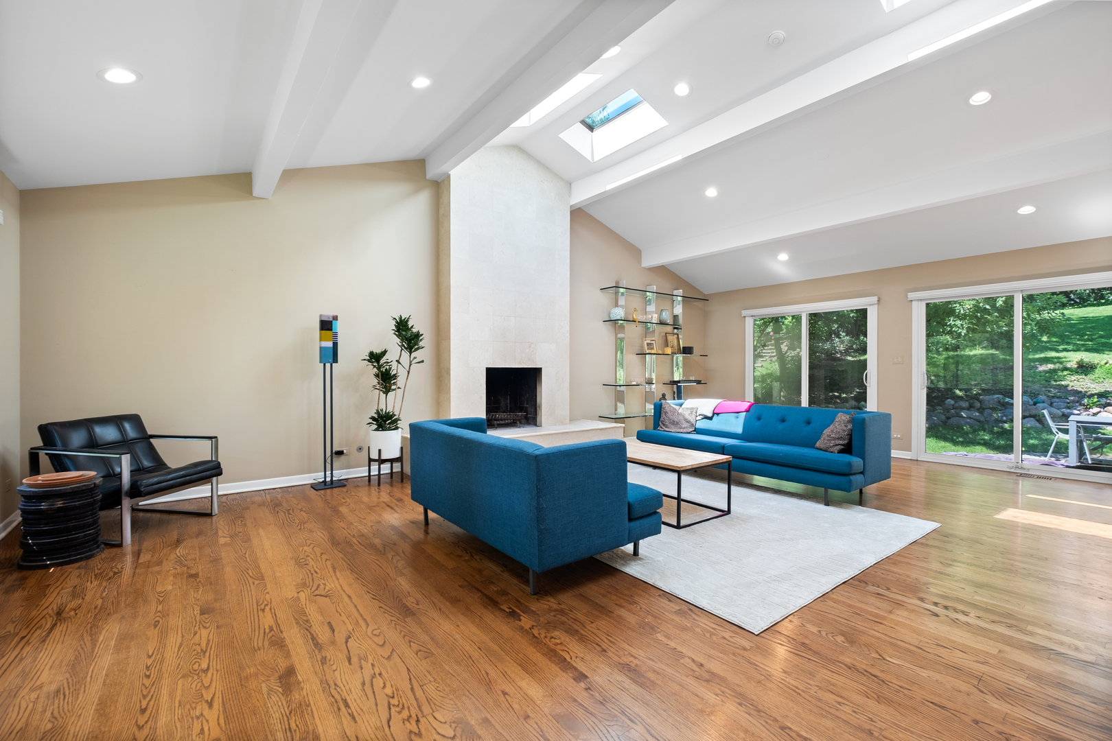 559 Hillside Drive