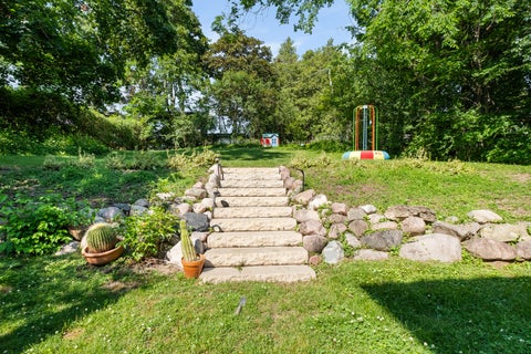 Tiny photo for 559 Hillside Drive, Highland Park, IL 60035 (MLS # 12663650)