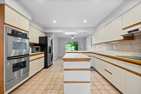 Tiny photo for 559 Hillside Drive, Highland Park, IL 60035 (MLS # 12663650)