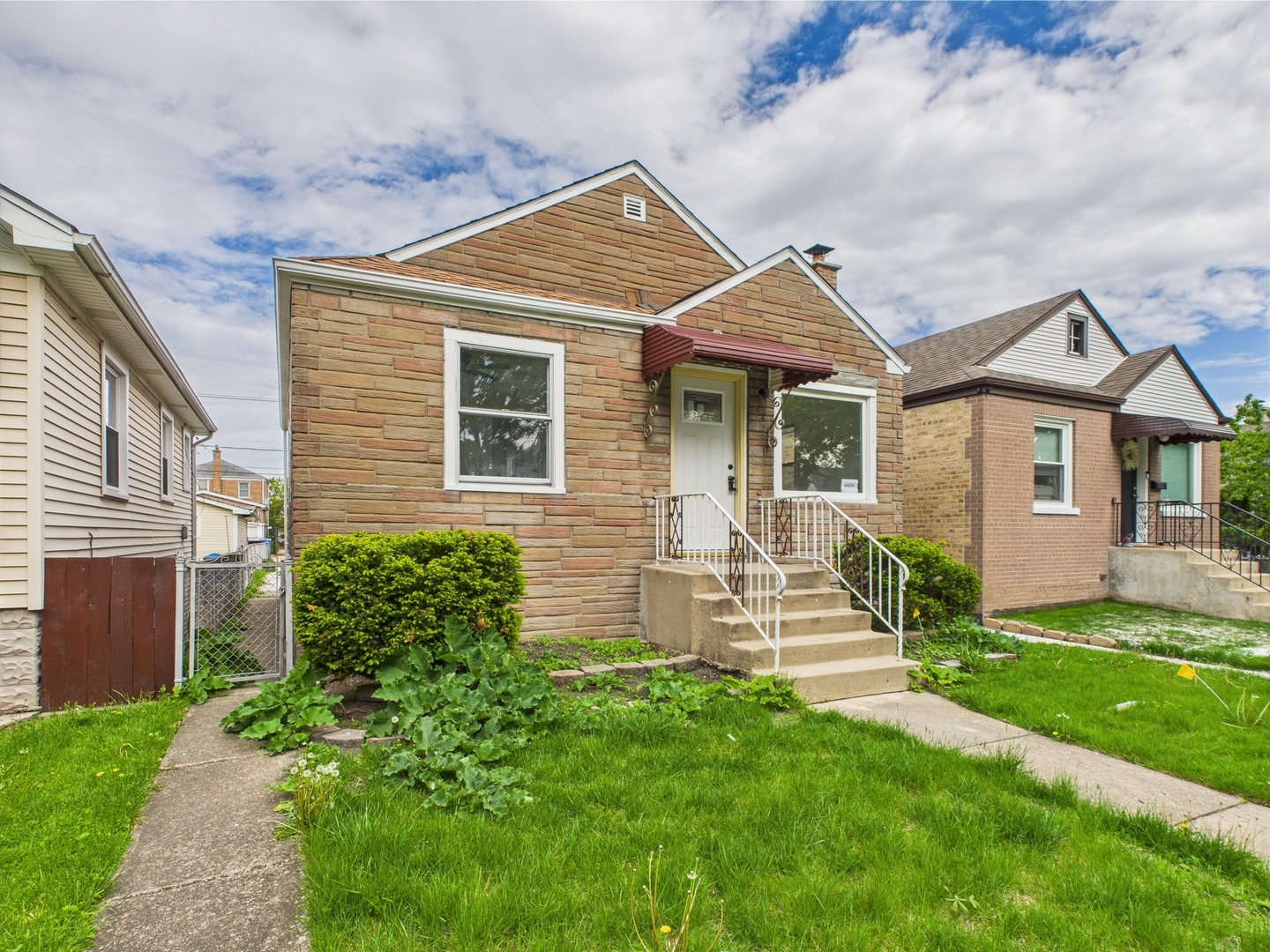 3843 N Pontiac Avenue