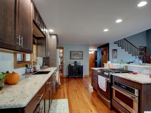Tiny photo for 911 Ridgewood Dr Dr, Quincy, IL 62301 (MLS # 12636715)