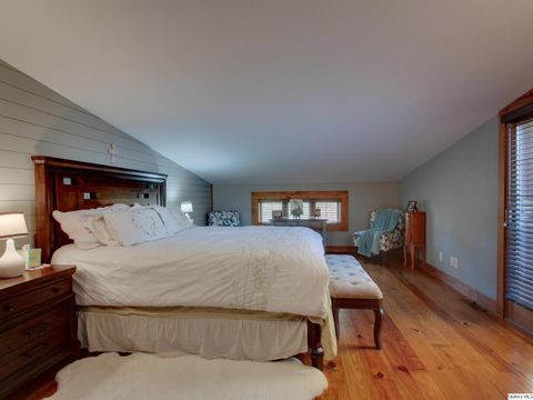 Tiny photo for 911 Ridgewood Dr Dr, Quincy, IL 62301 (MLS # 12636715)